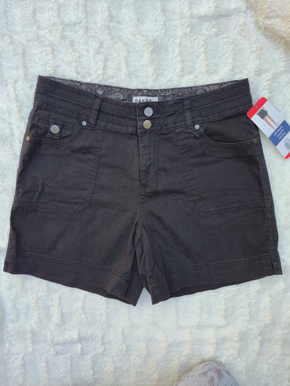 Dakota Women's Black Mid-Rise Jean Shorts